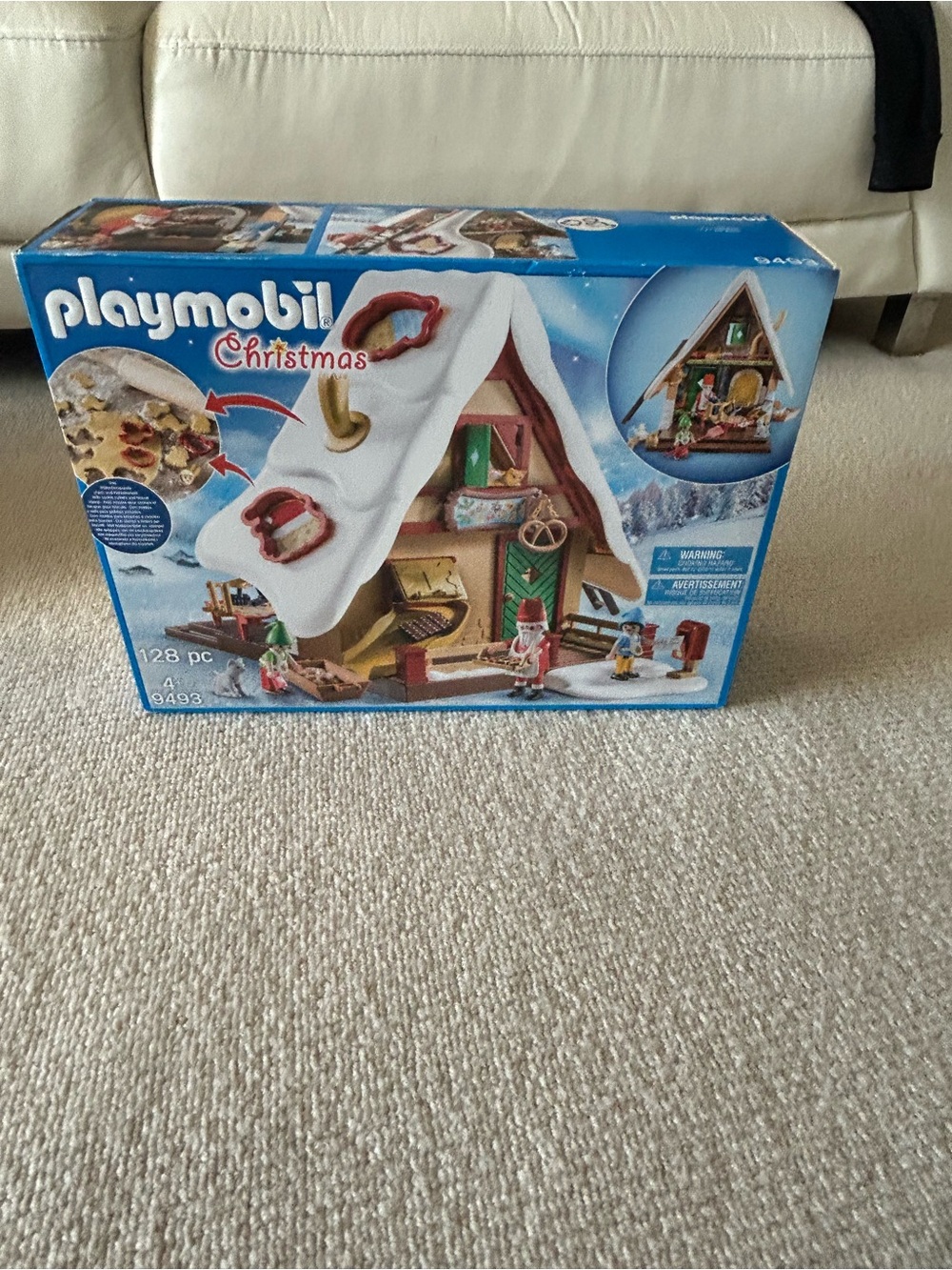 Playmobil Christmas Alpine Chalet Holiday Playset - White & Green